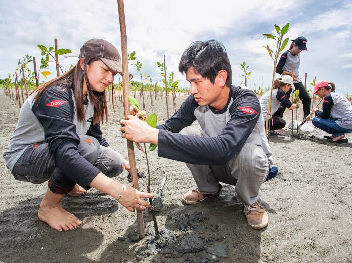 Dow เดินหน้าเป้าทำงานใหม่เพื่อความยั่งยืน จับมือ ทช. และ IUCN